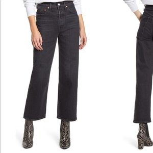 Levi’s Ribcage high waist ankle straight leg jeans 28